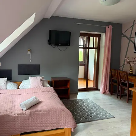 Guest house Izba Pod Sniezka 4*